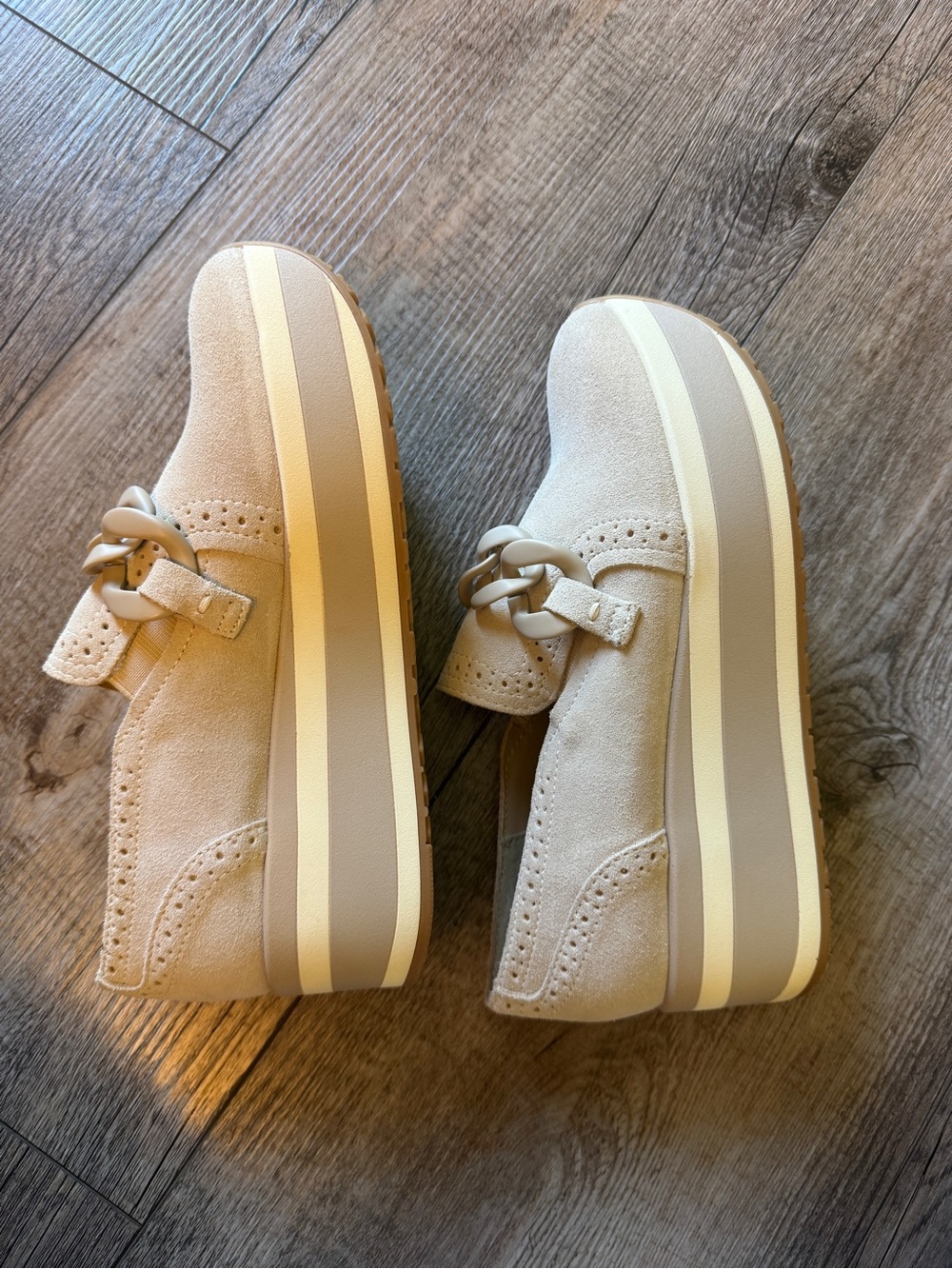 Dolce Vita Cream Suede Chain-Trim Slip-On Flats - Picture 2 of 7